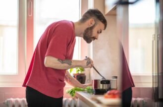 Can you slow cook on an induction cooktop?