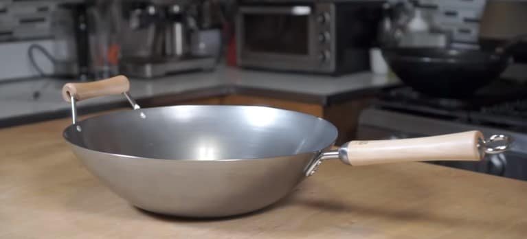 What Type of Wok is Best for an Electric Stove