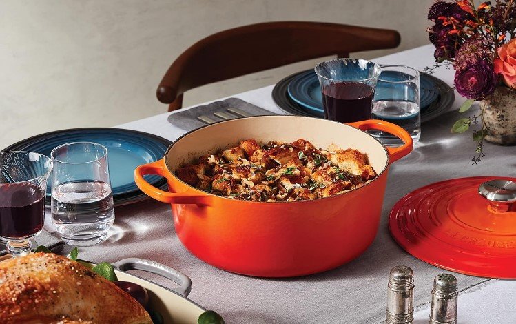 Le Creuset Signature Round Dutch Oven