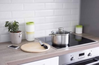 Why Do Induction Cooktops Sometimes Smell Like It’s Burning?